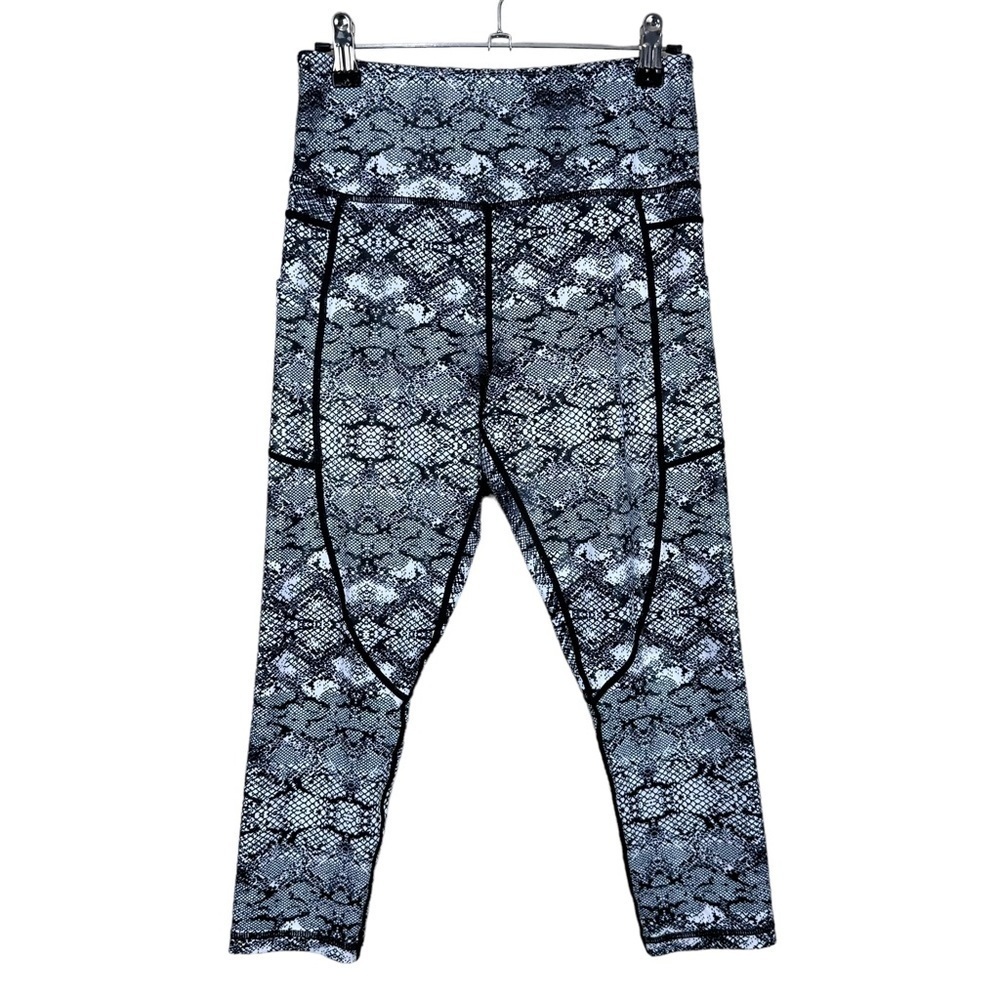 ZYIA Metallic Cobra Light N Tight Pocket Capri Leggings